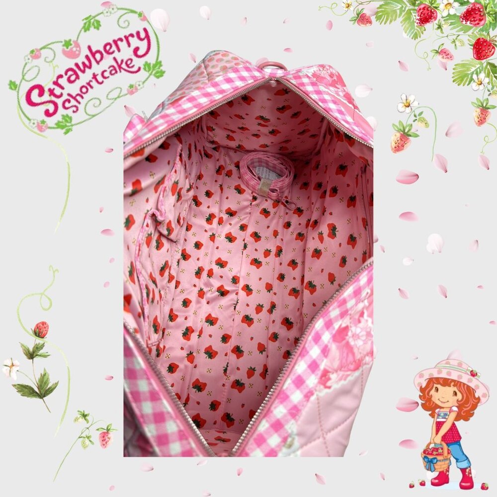 NWT Strawberry Shortcake Extra Serving Quilted Weekender Bag - Picture 6 of 6